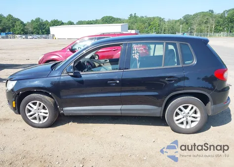 2011 Volkswagen Tiguan S z USA, uszkodzony, nr VIN WVGAV7AX2BW526197